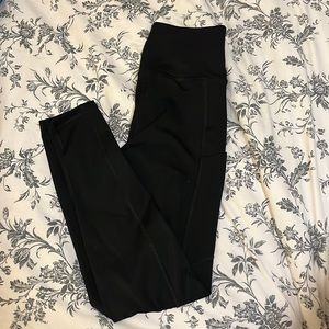 American Eagle leggings with pockets